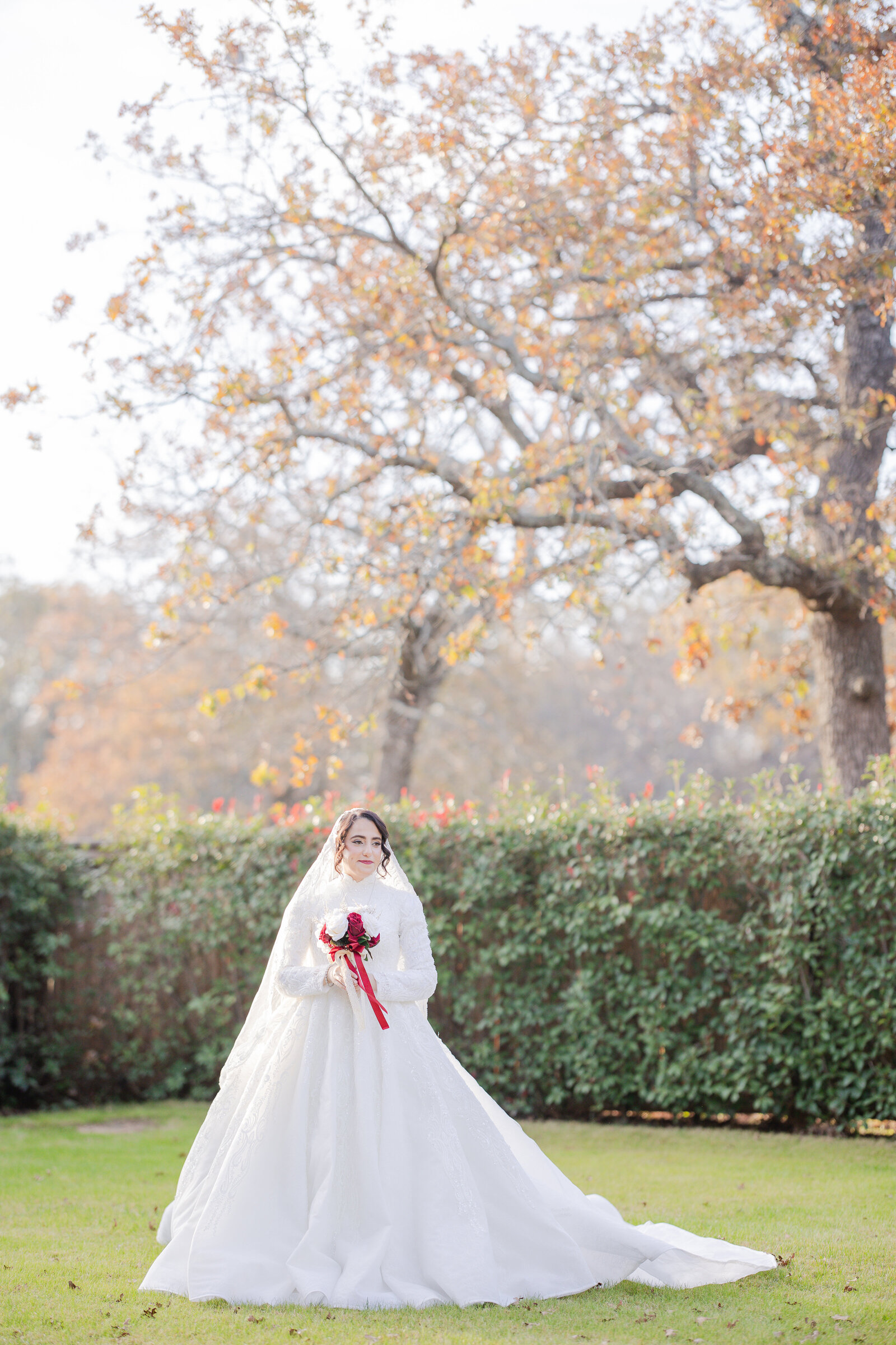 Solo photography for bride before wedding