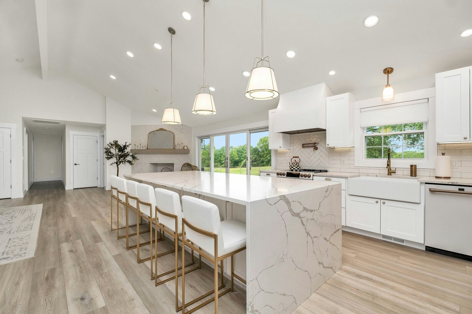 luxury kitchen remodel atlanta ga with quartz countertops, tiling, and cabinets
