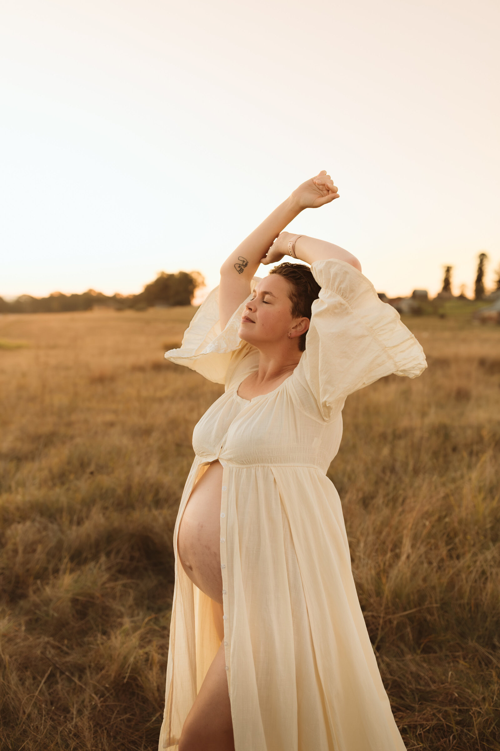 maternity-moments-in-nature-hills-district-photography