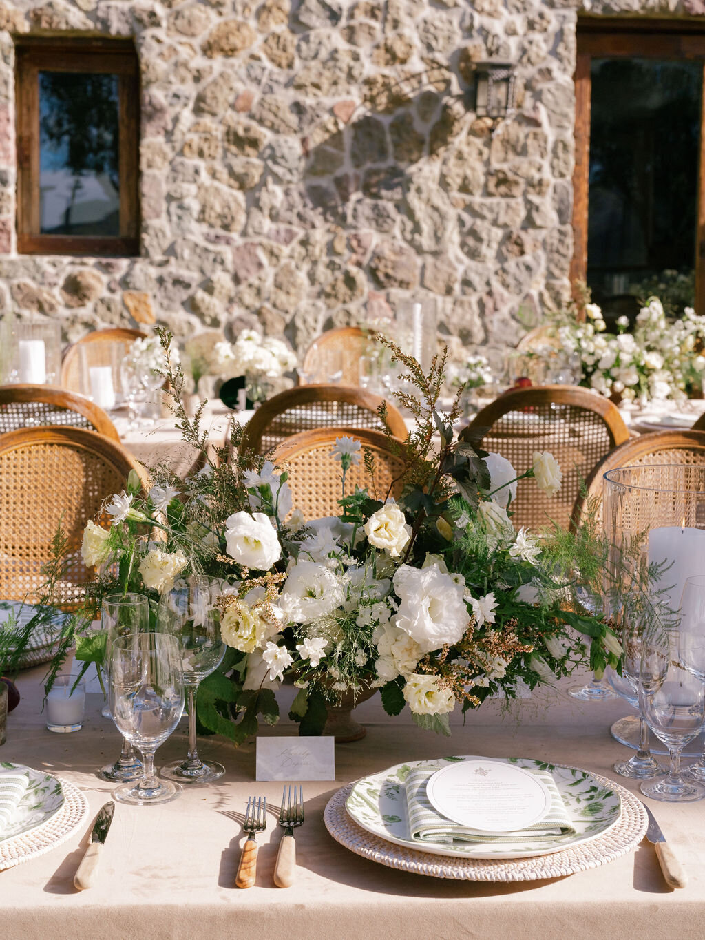 vineyard-reception-table
