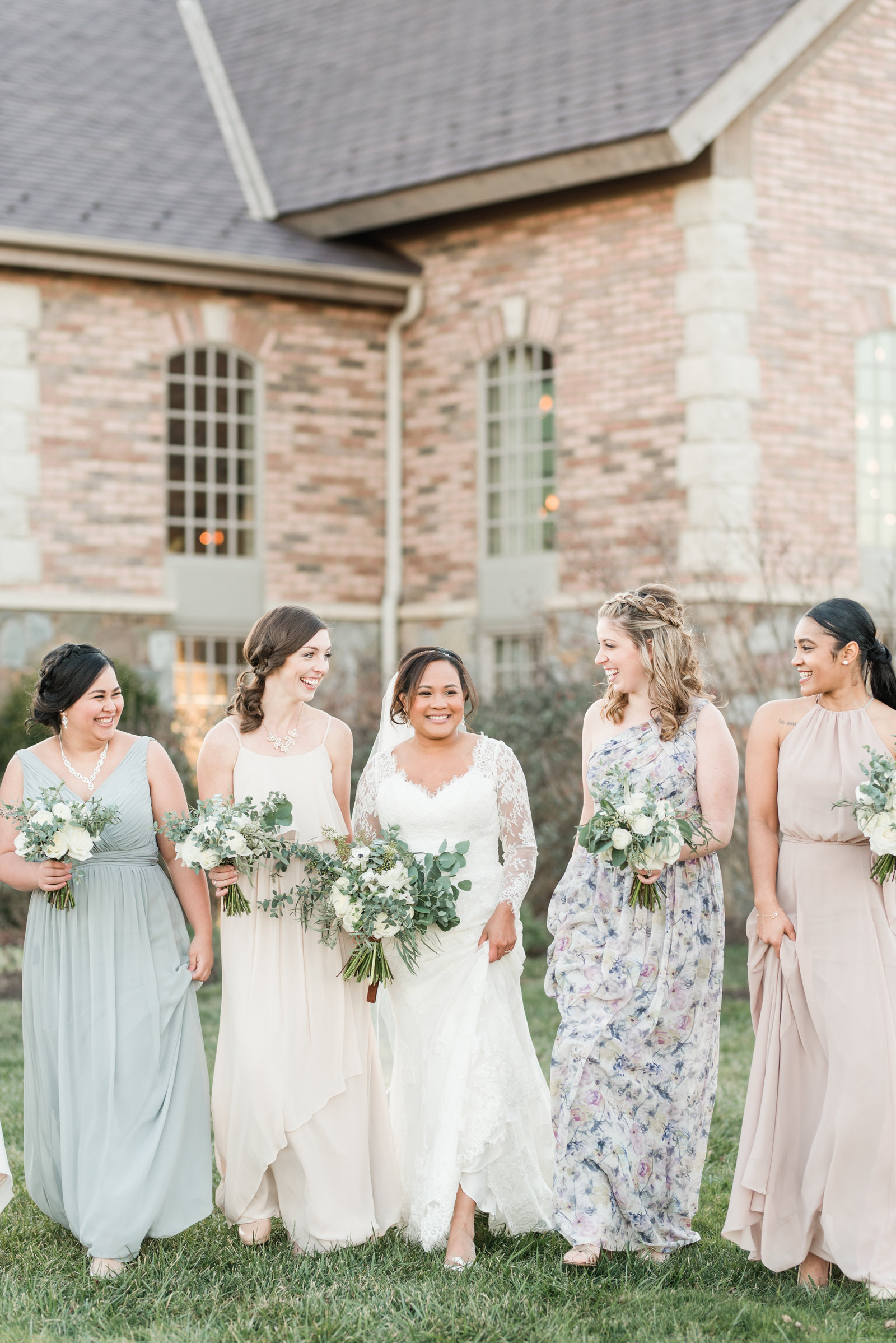 charlottesville-va-wedding-pastel-bridesmaids-dresses-by-virginia-hampton-roads-photogrpaher-photo811