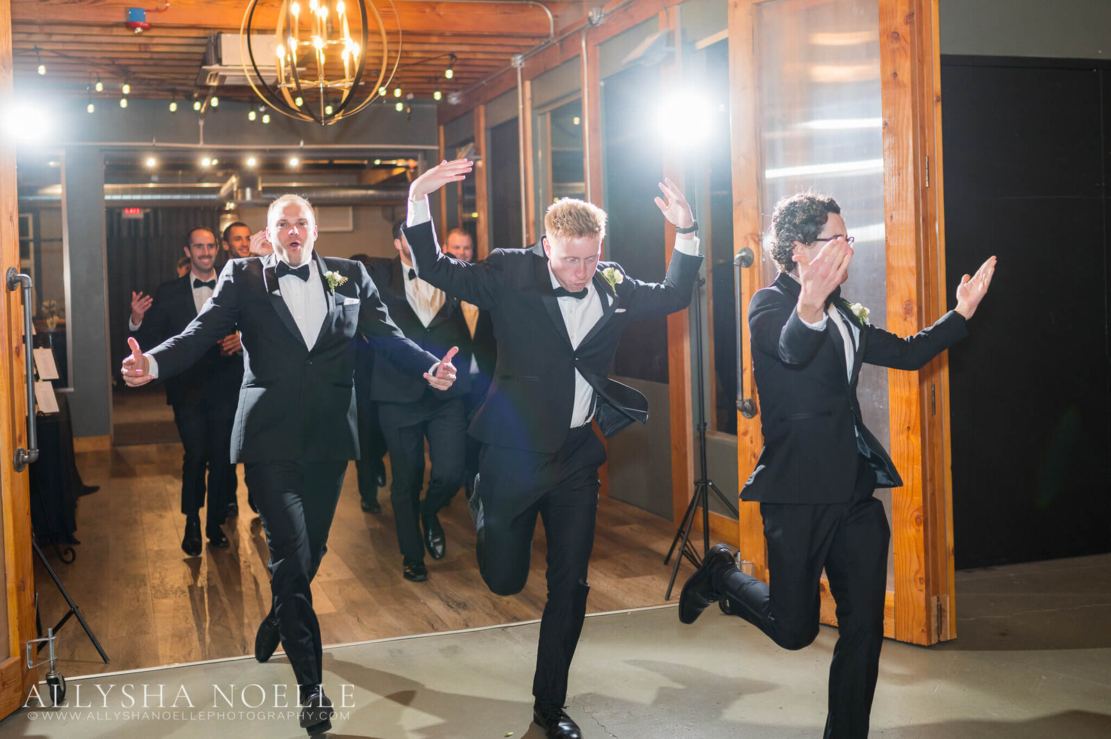 Wedding-at-The-Factory-on-Barclay-in-Milwaukee-0918