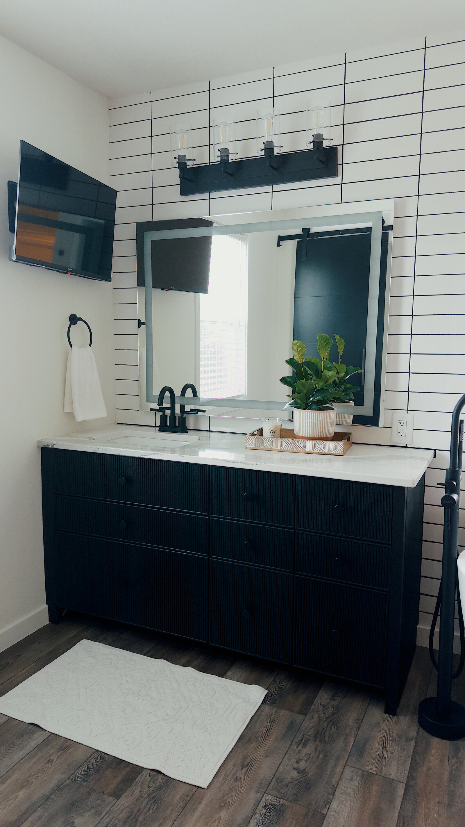 beaded-black-stain-vanities-11