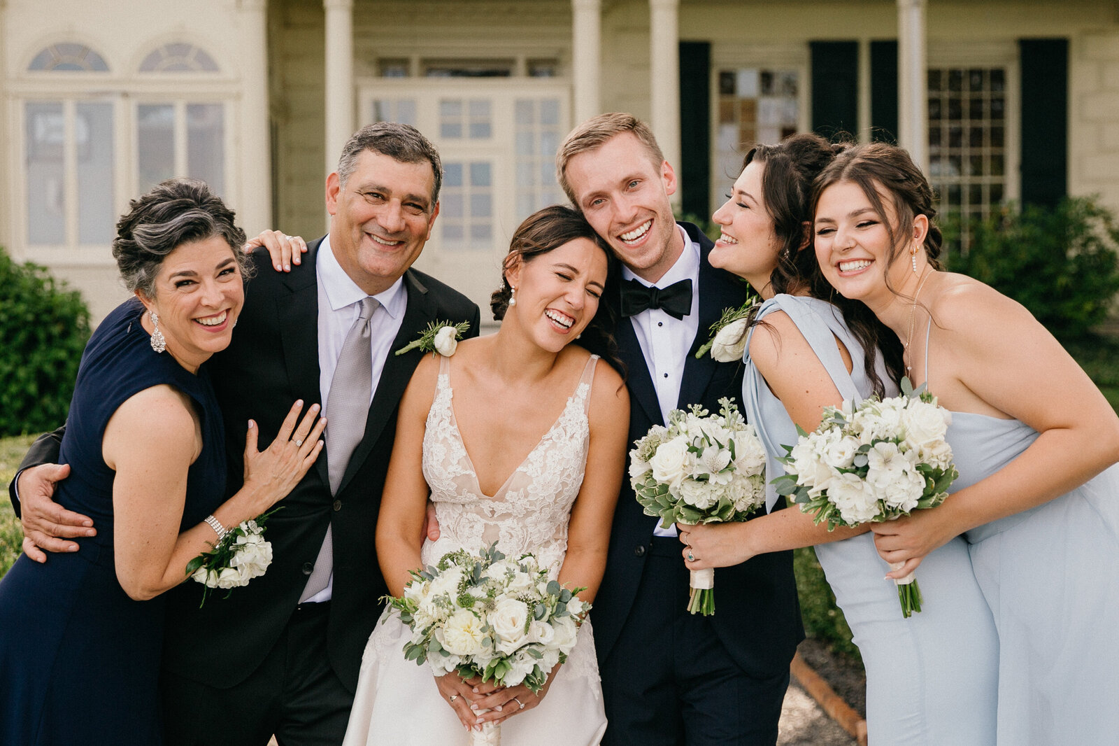 candid family wedding portraits