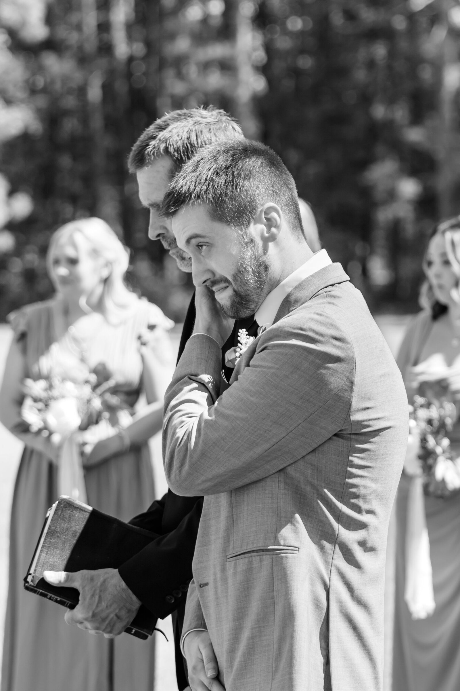 pine grove wedding ceremony in iron mountain