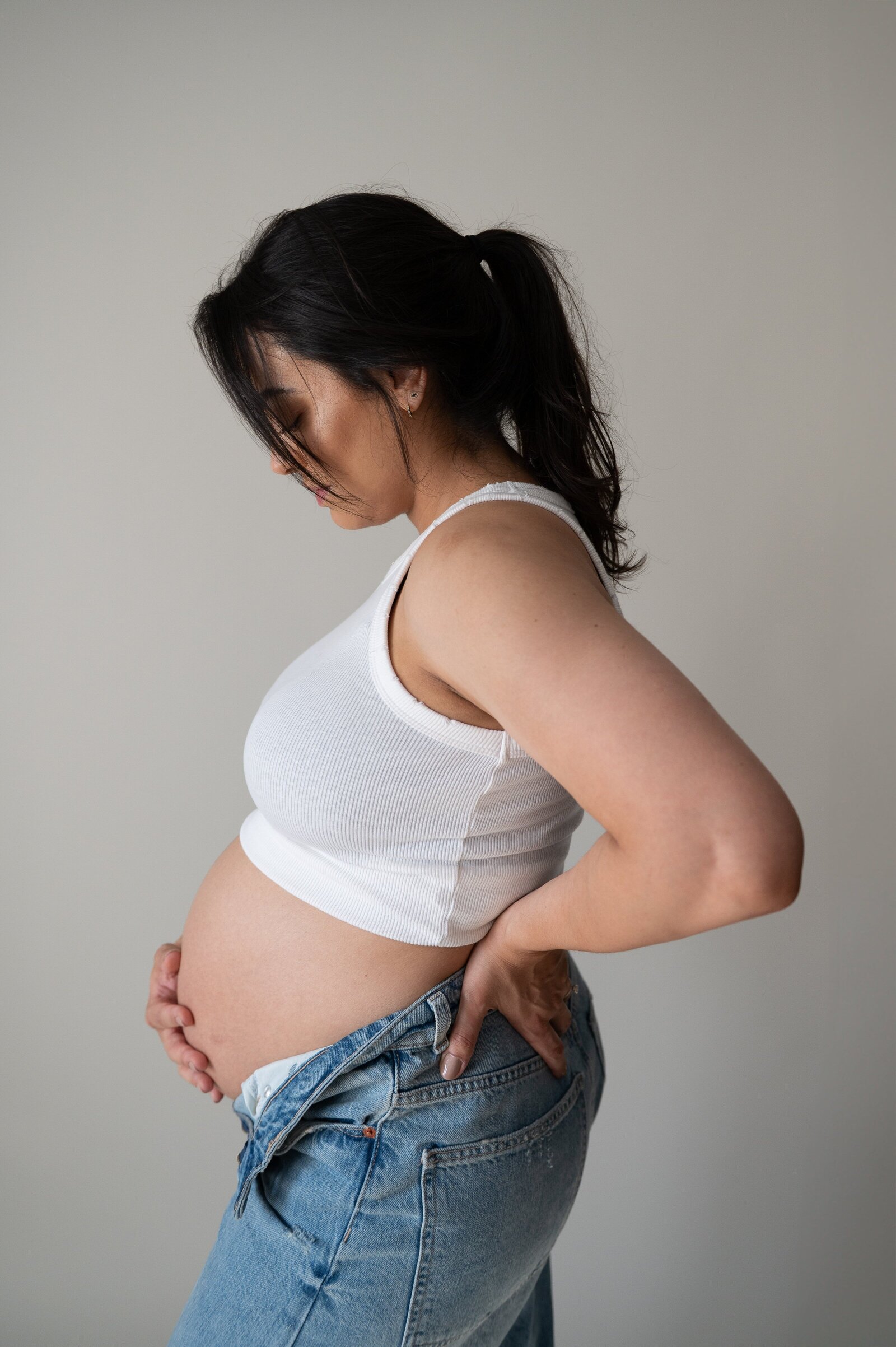 woman in maternity studio