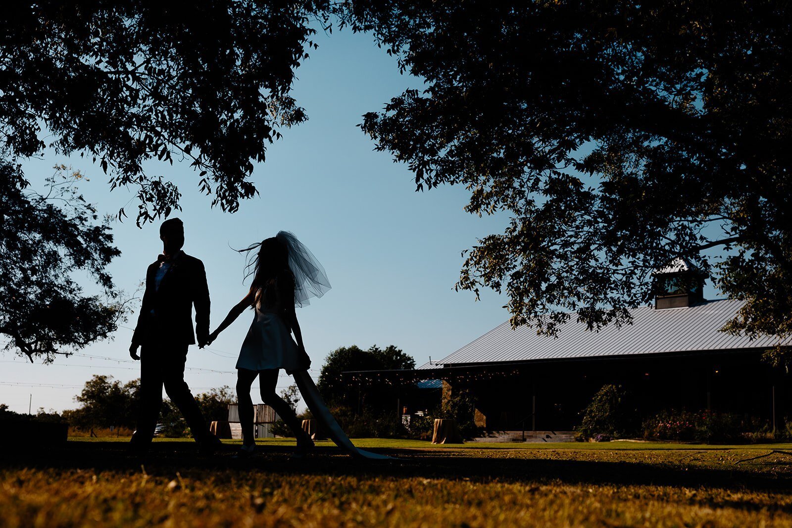 bride-groom-outdoor-wedding-venue-texas