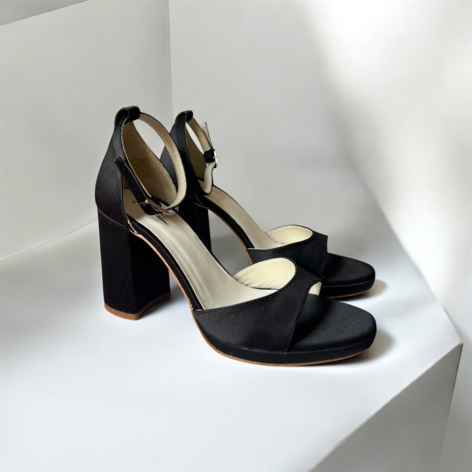 Sandalias satinadas