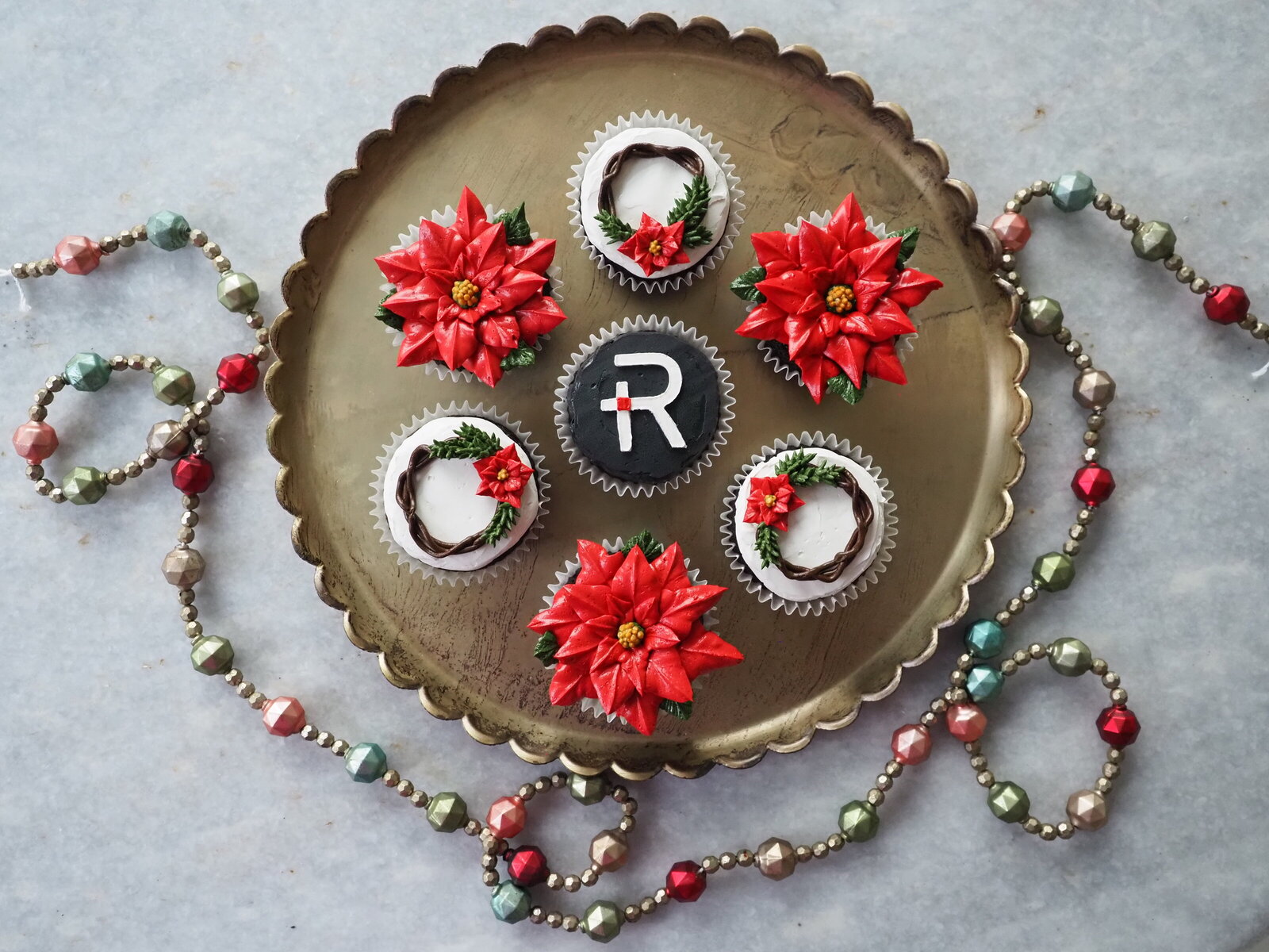 Christmas Pointsettia flower cupcakes