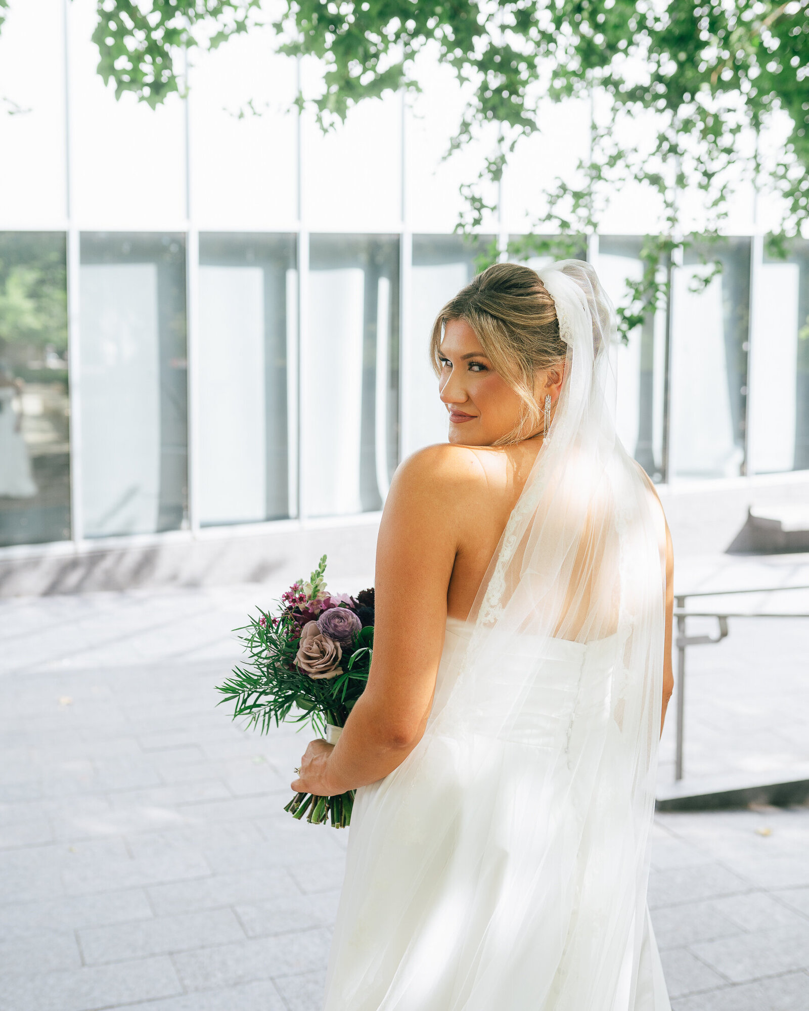 Corby Intercontinental Hotel Kansas City Wedding Plaza-103