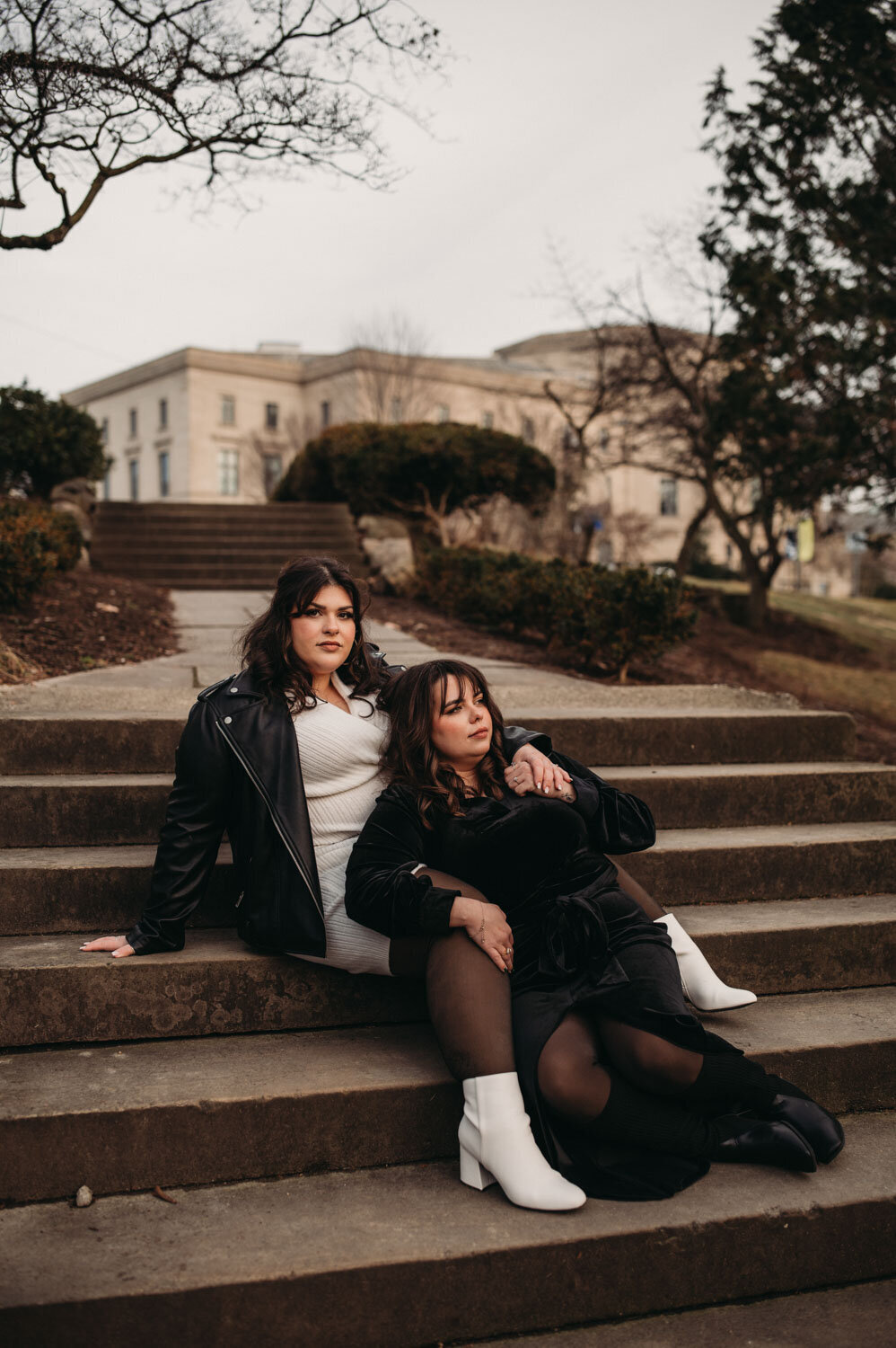 Ladies sit on steps at Cleveland Art Museum for WInter session