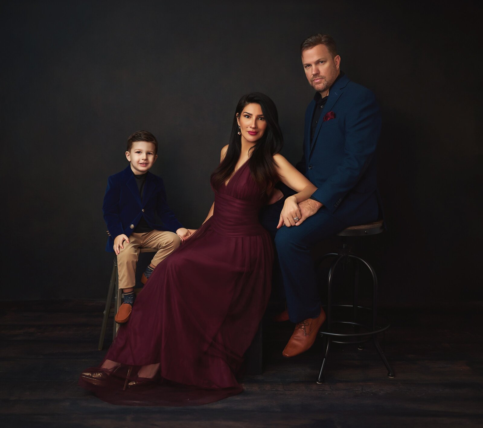 twin-rivers-231202-atlanta-best-formal-moody-dark-regal-christmas-family-portraits-photography-photographer-twin-rivers (35)
