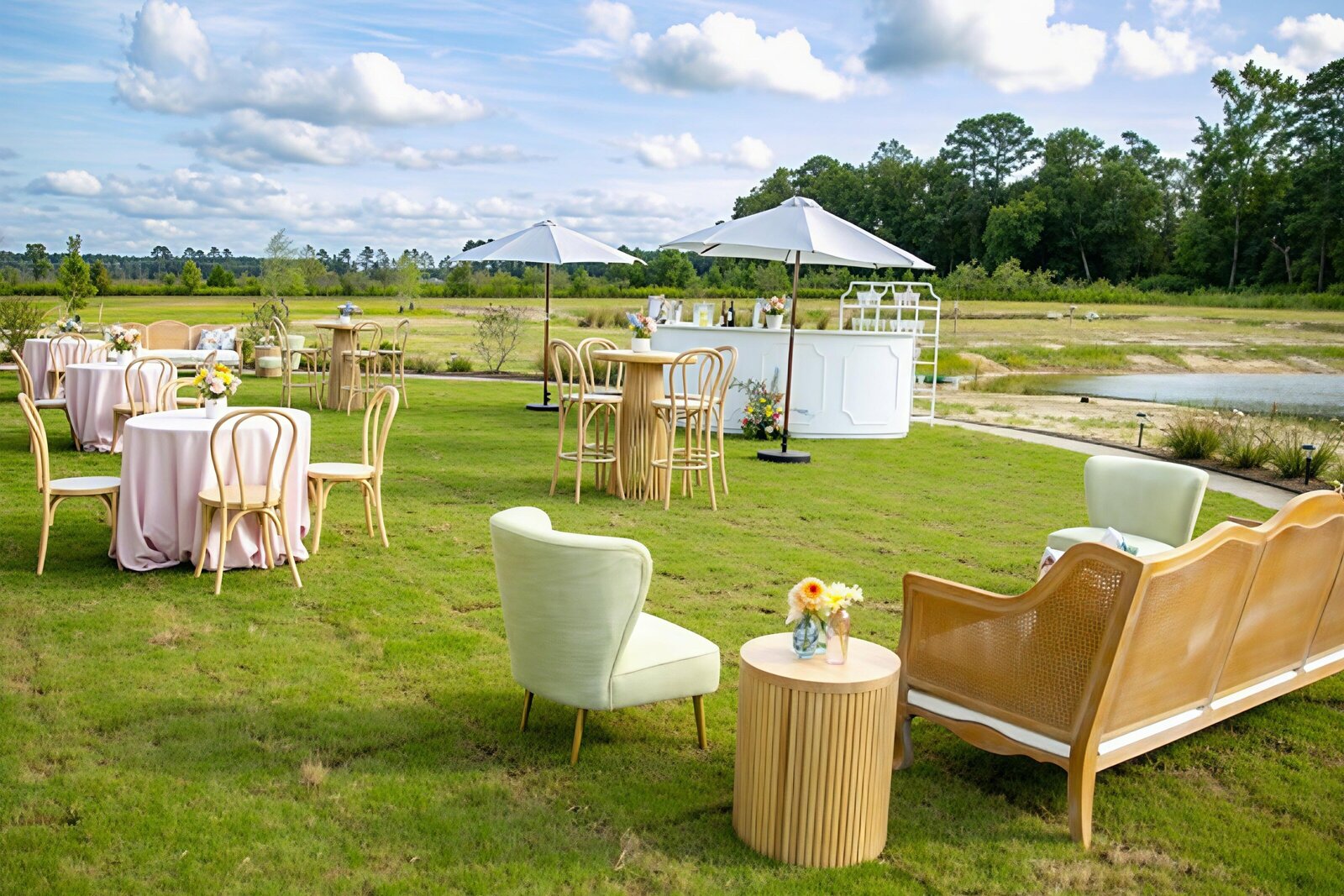 Outdoor-Reception-Furniture-The-Legacy-at-Willow-Pond.JPG