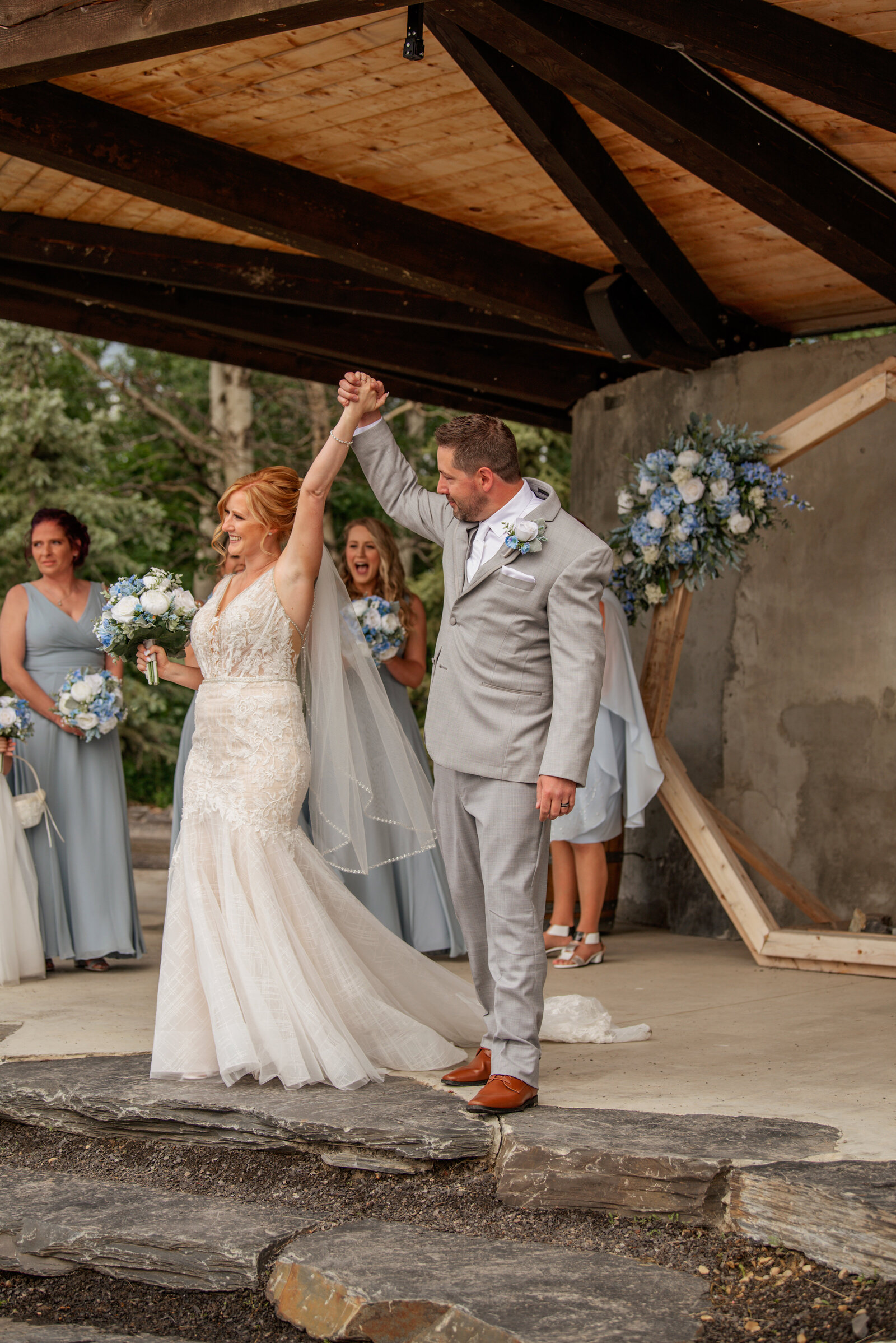 baby blue and white wedding colours