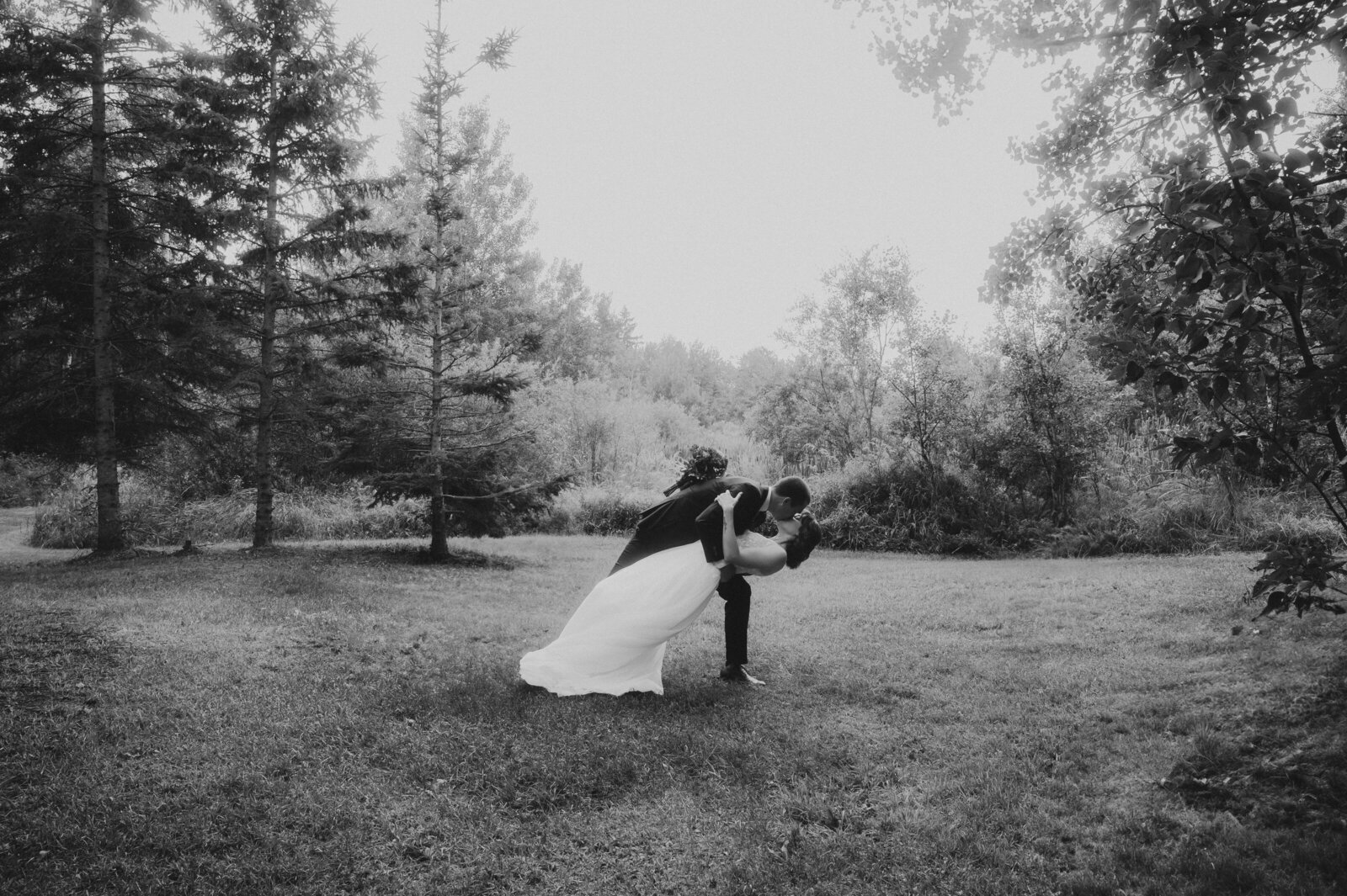 Edmonton_Wedding_Hello Moment Photography.jpeg