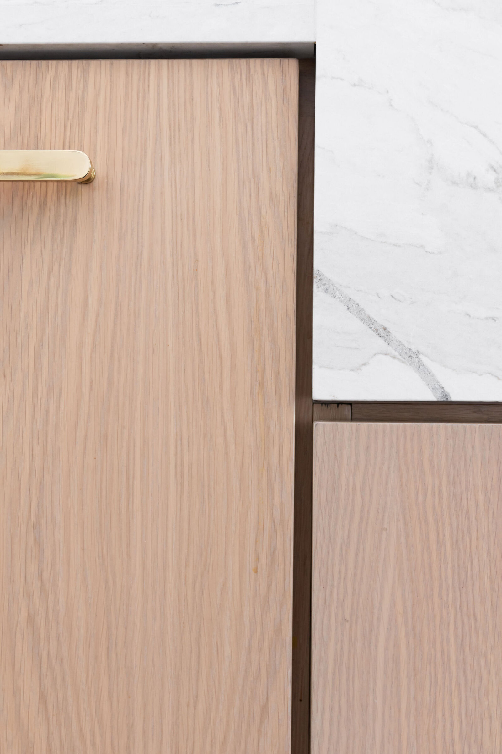 White Oak Kitchen Cabinet Design_NuelaDesigns