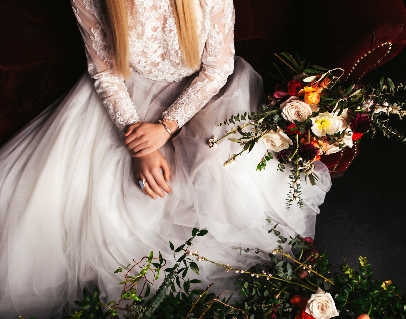bold-milwaukee-wedding-florist-autumn-colors-inspiration
