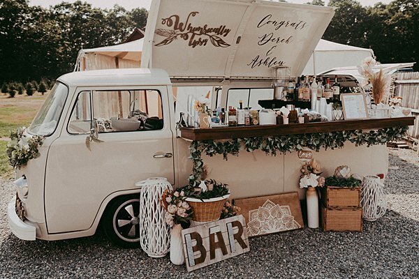 get-tipsy-wedding-photography-connecticut-traveling-vendors-bar-pennie