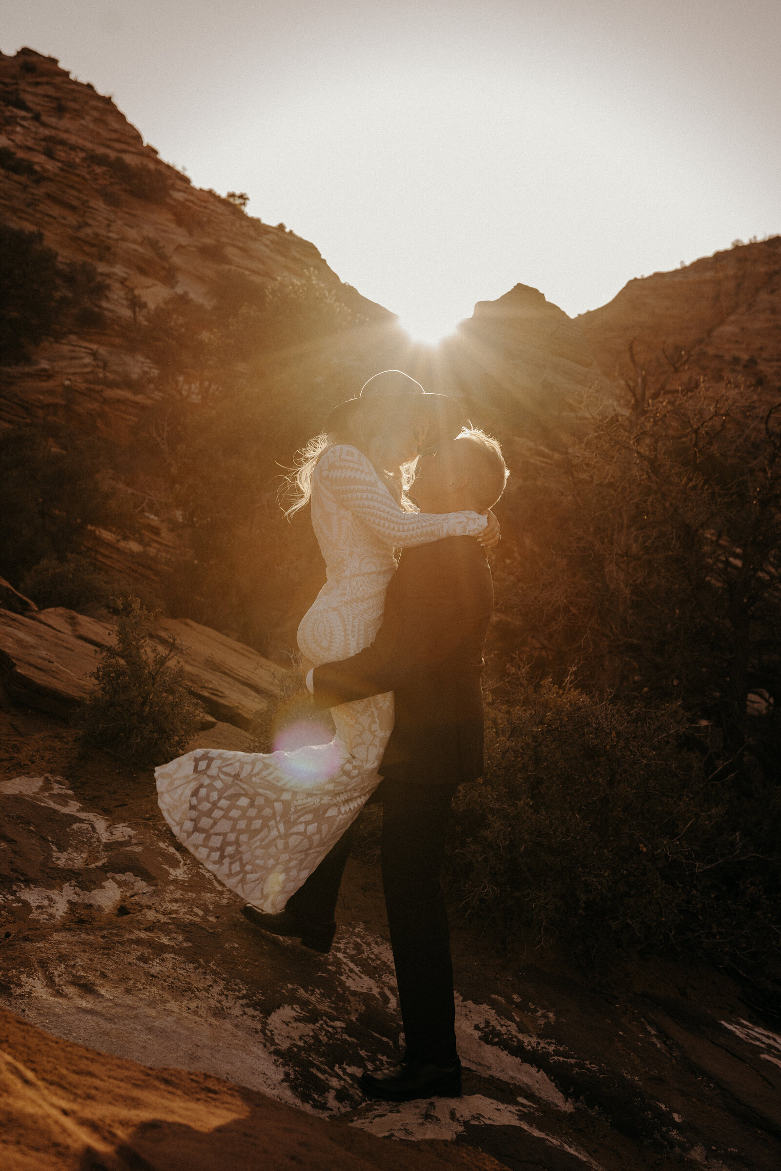 Destination-Zion-Utah-Elopement-Venue-Ideas-Wedding-Photographer-Adventure-1