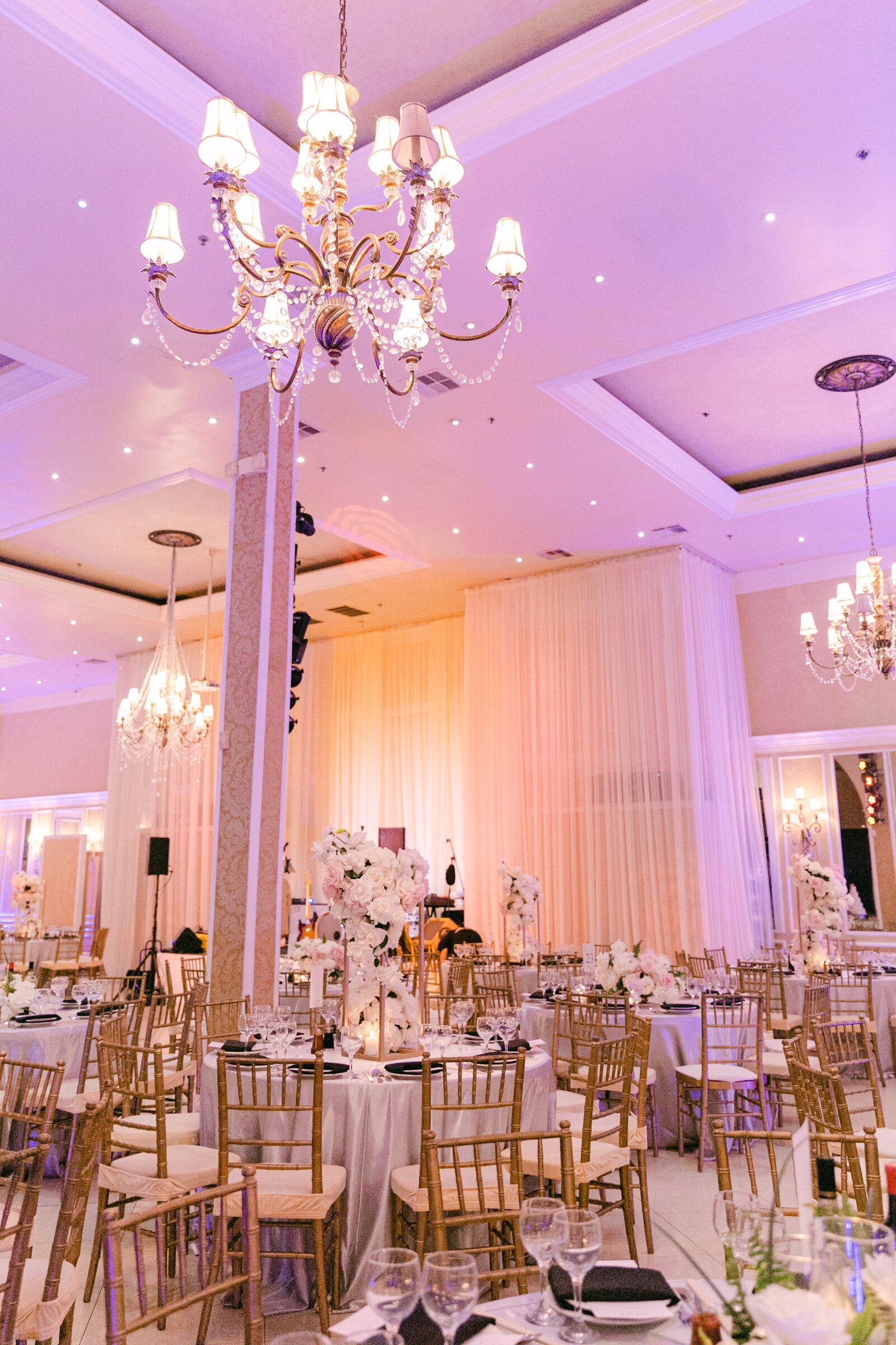 luxury-Vietnamese-wedding-reception-corona-del-mar