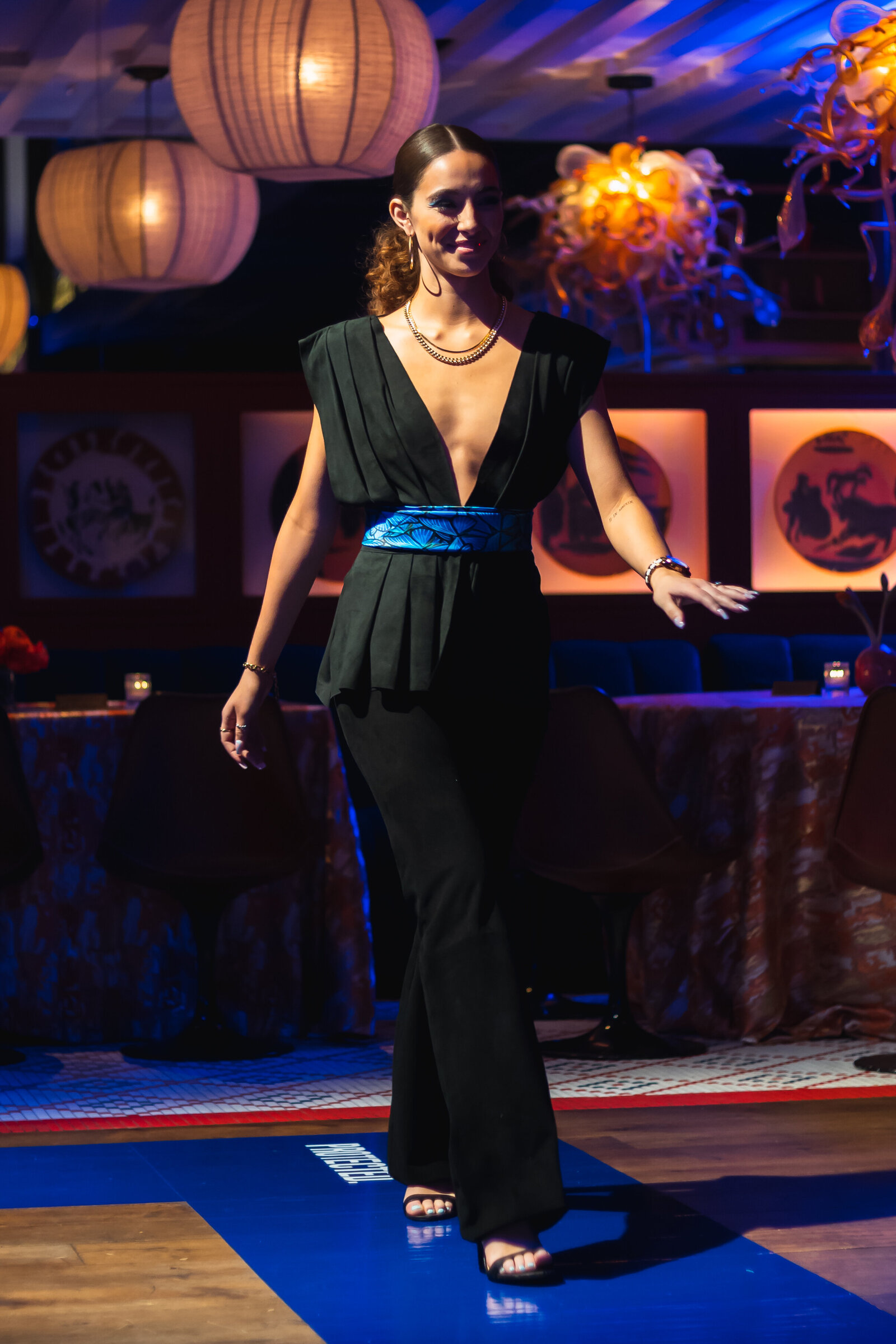 A7400806-20
