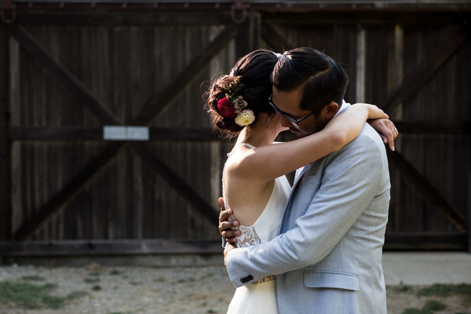 Couple dancing at Radonich Ranch in Los Gatos in Northern California by Danielle Motif Photography