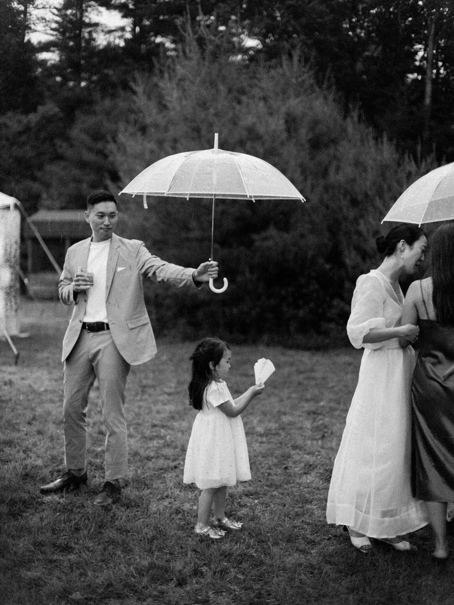 NOT FOR PERSONAL USE — Daniel Kim Upstate-New-York-Wedding-in-Woodstock-NYC-Photographer-Glasco-House-Kamparett-39-1536x2048