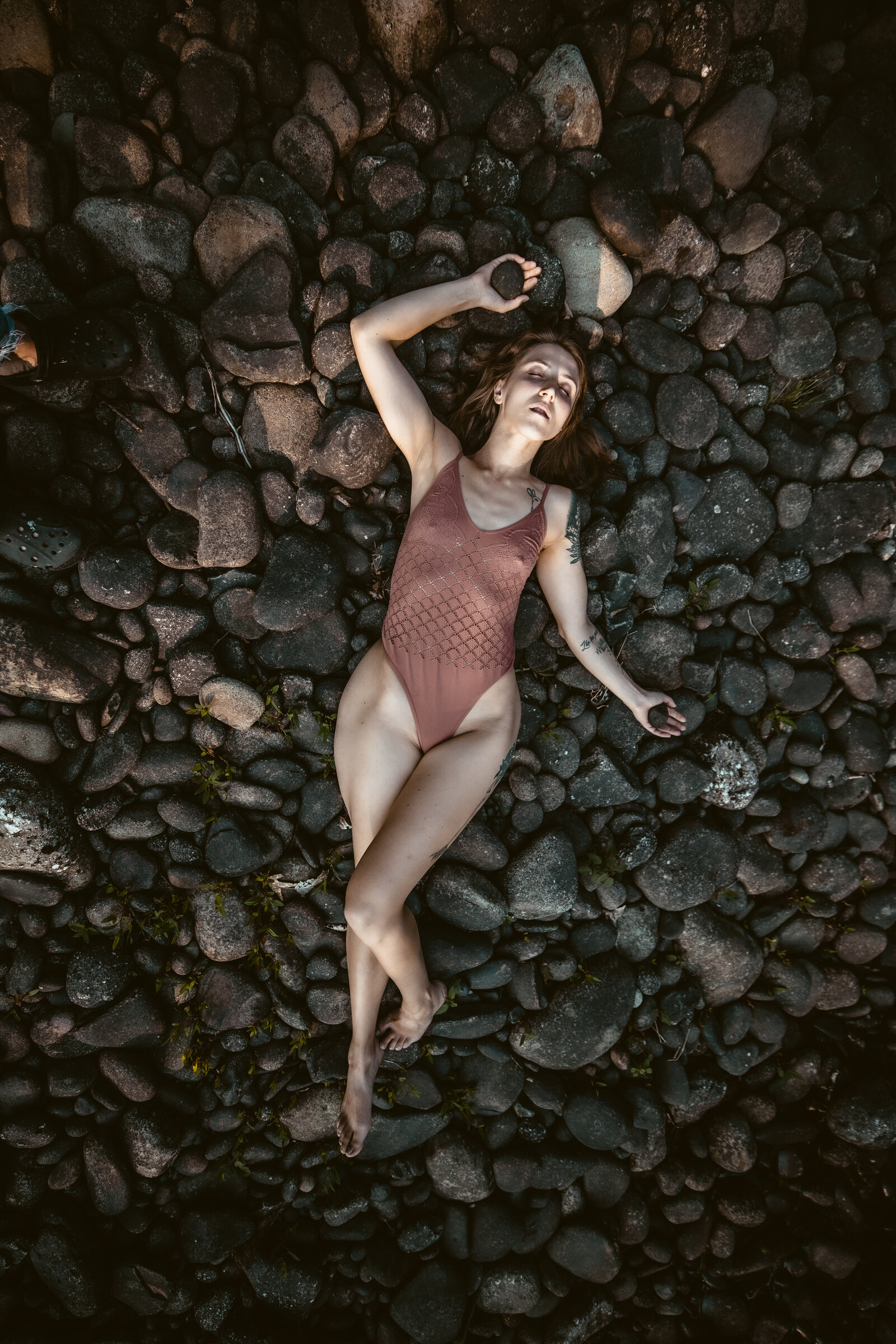 earth tone boudoir photos