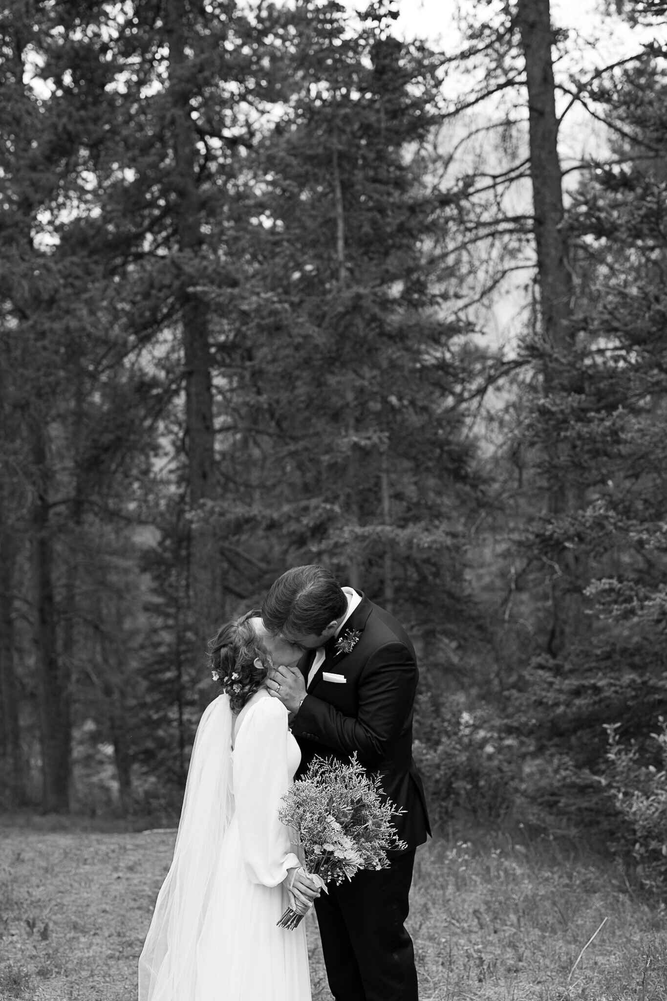 calgary-catholic-wedding-photographer-ivaniaberubephoto-7