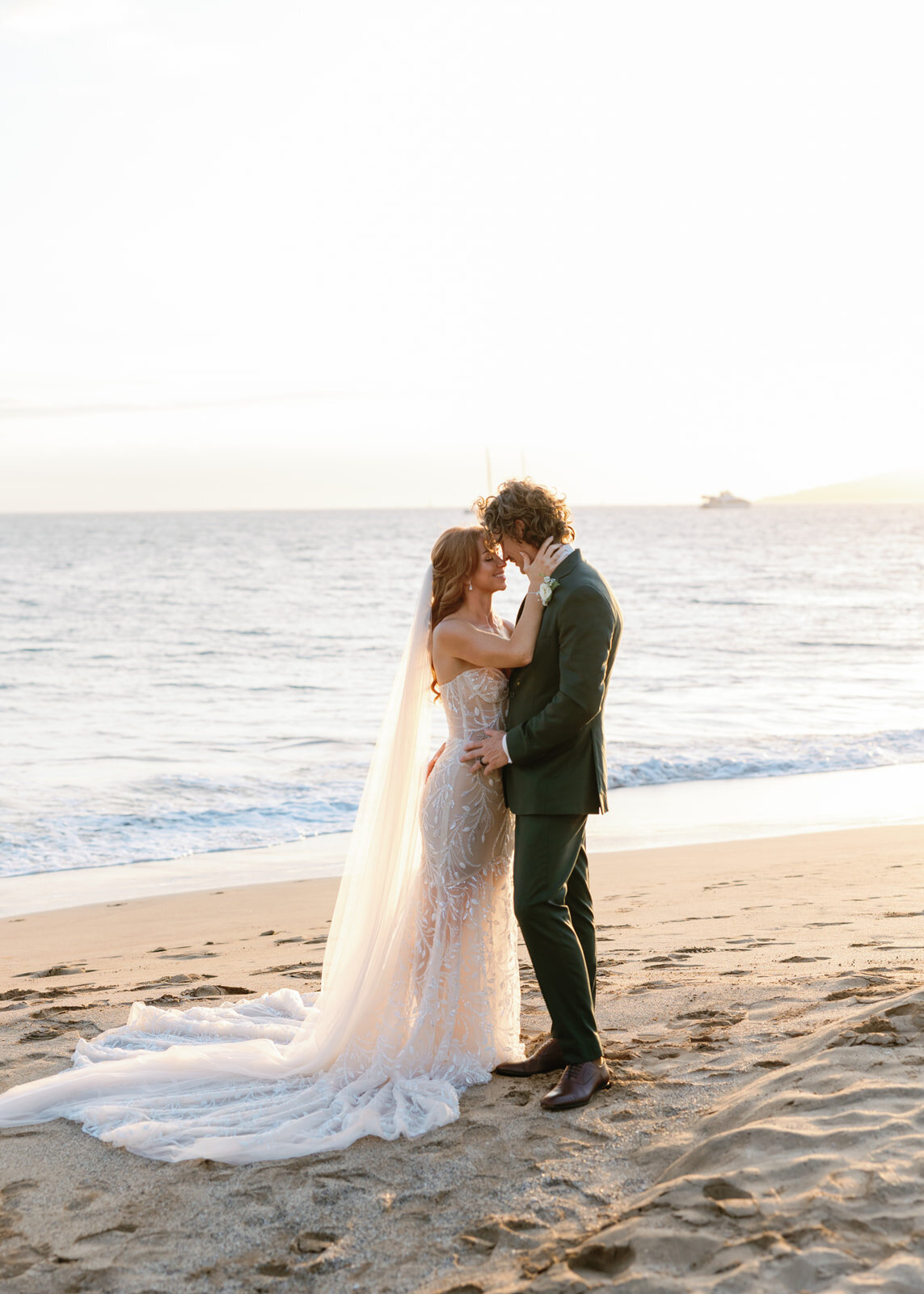 9.12-Sydney-John-Sugar-Beach-Maui-Wedding-758