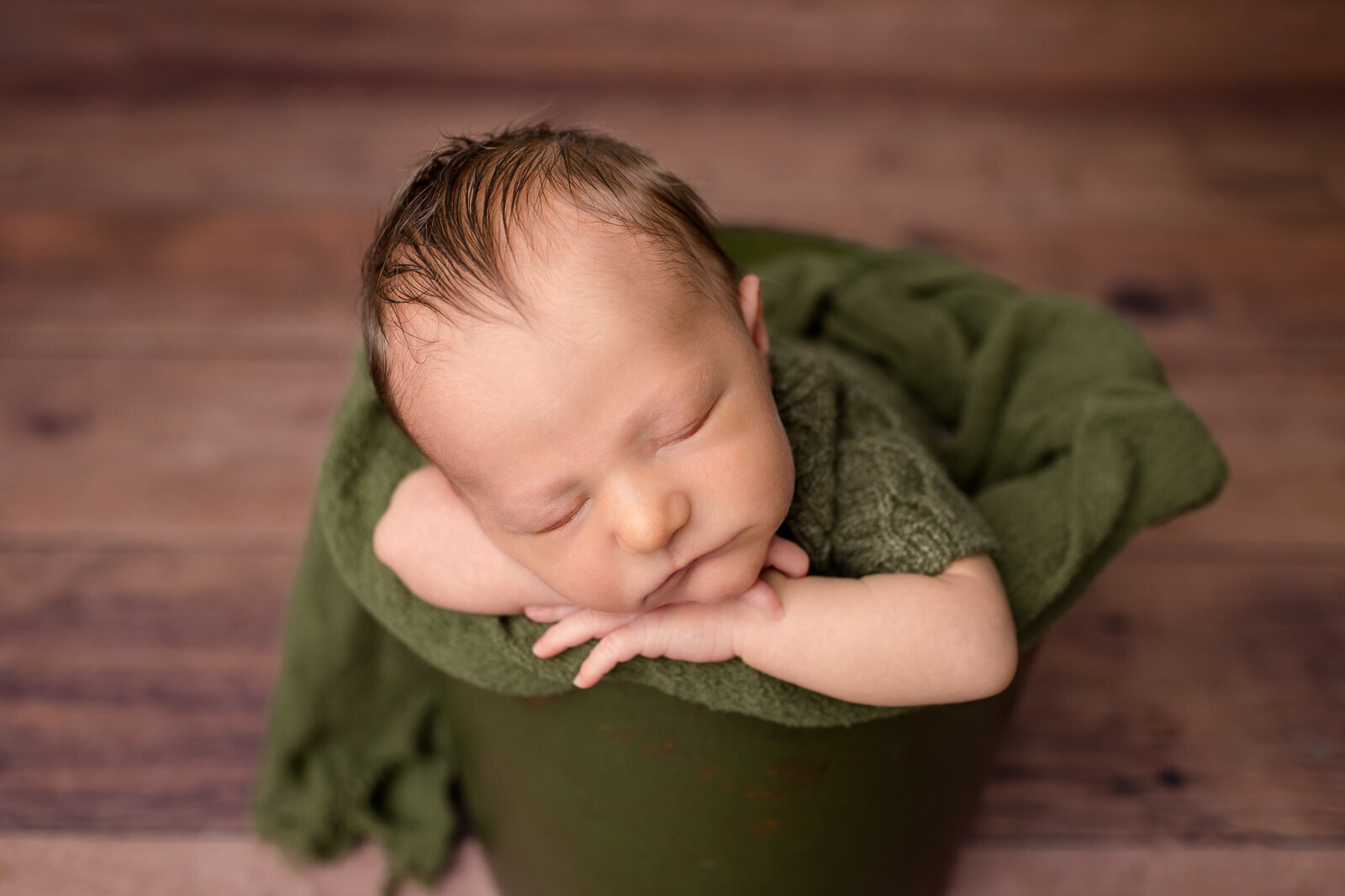 Baby-boy-in-home-newborn-photography-session-Lexington-KY-photographer