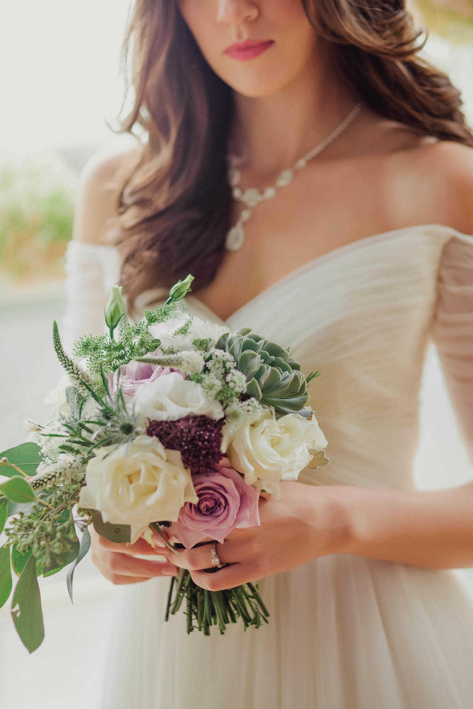 bouquet-spring-bridal-lookbook-fashion-editorial-glamour-grace-blog-published-rosa-clara-francesca-miranda-jenny-packham-mma-agency-kate-timbers123