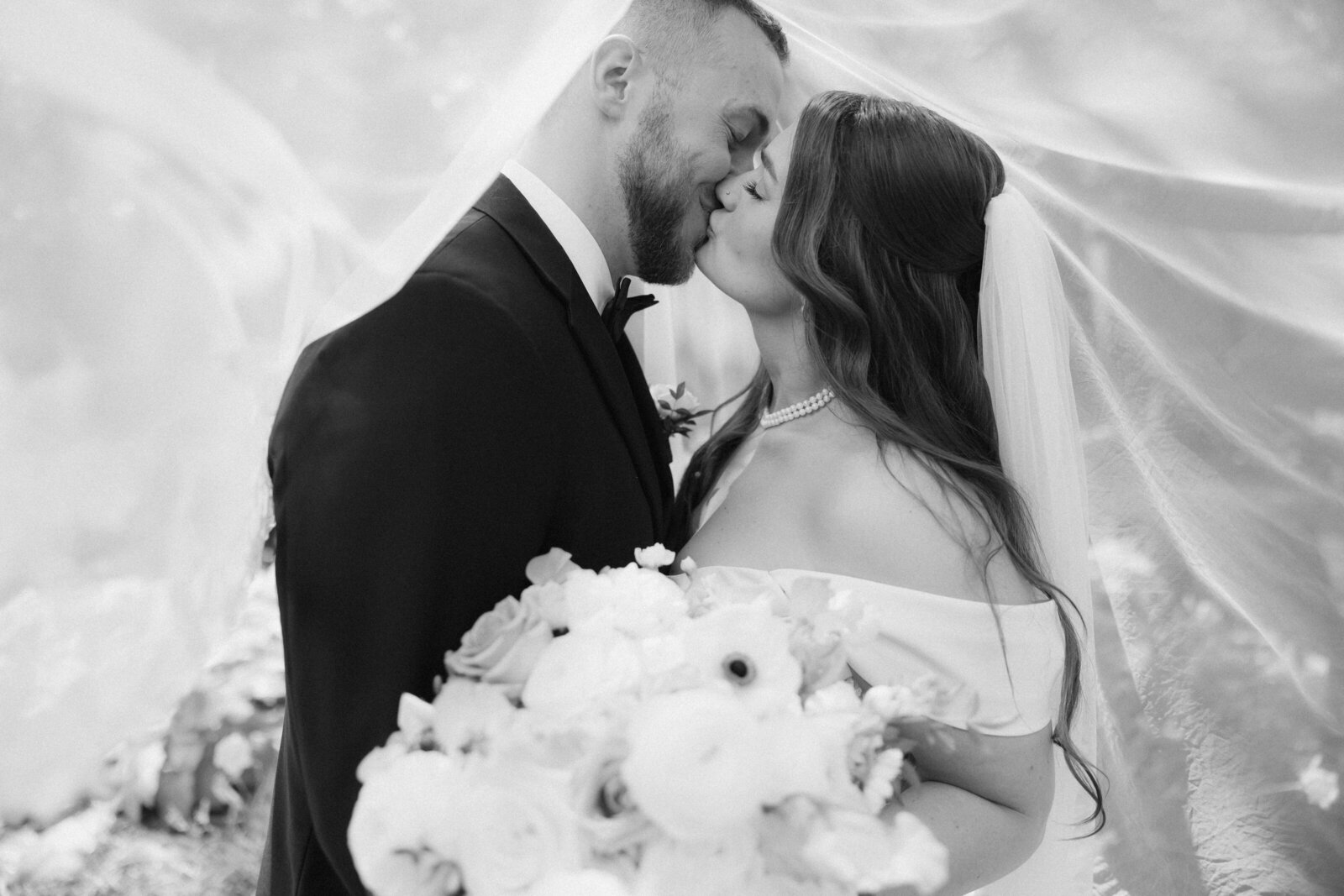 Saint Johns Resort Michigan Wedding Photographer K. E. Rogers Photography 