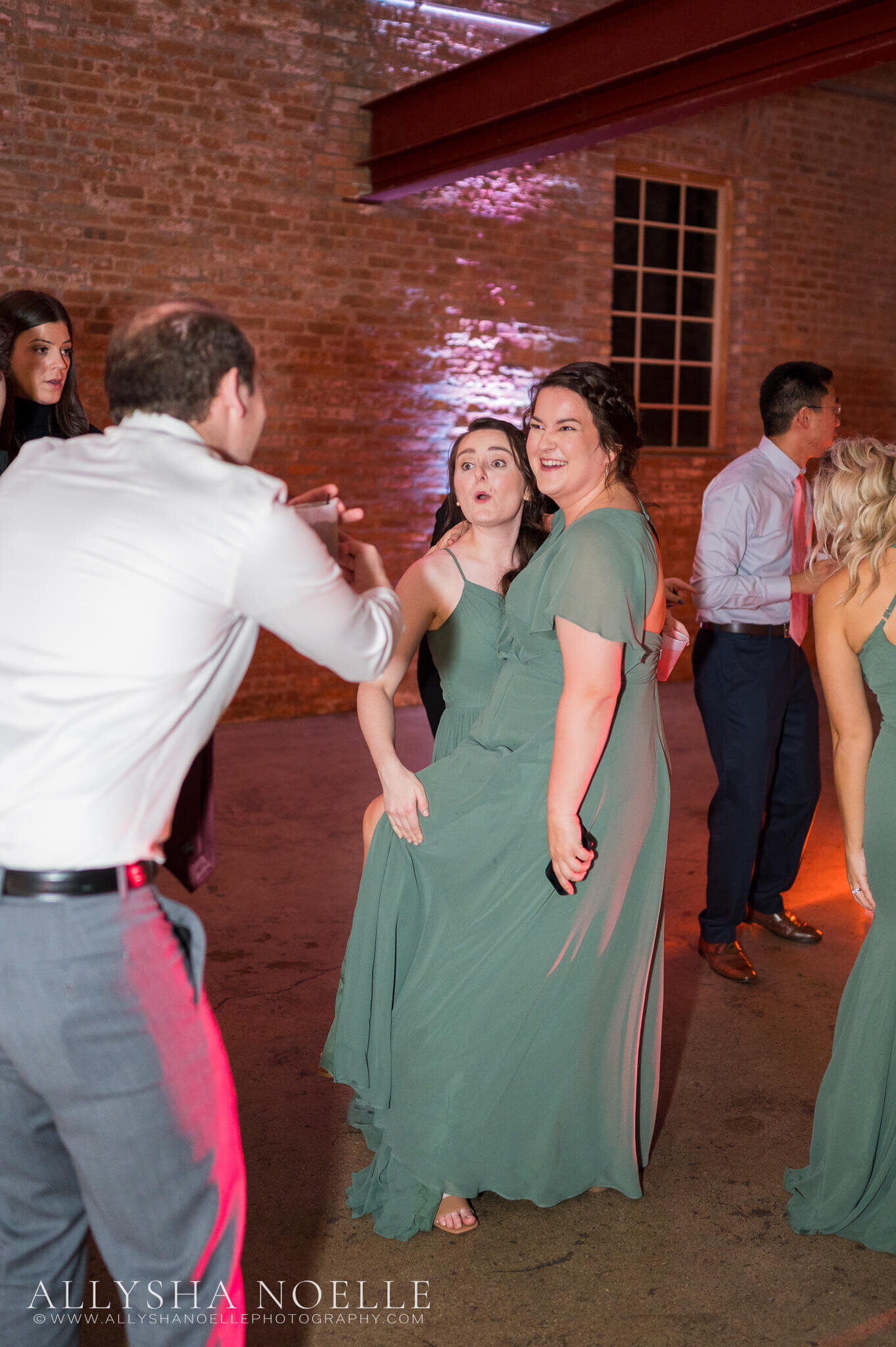 Wedding-at-The-Factory-on-Barclay-in-Milwaukee-1318