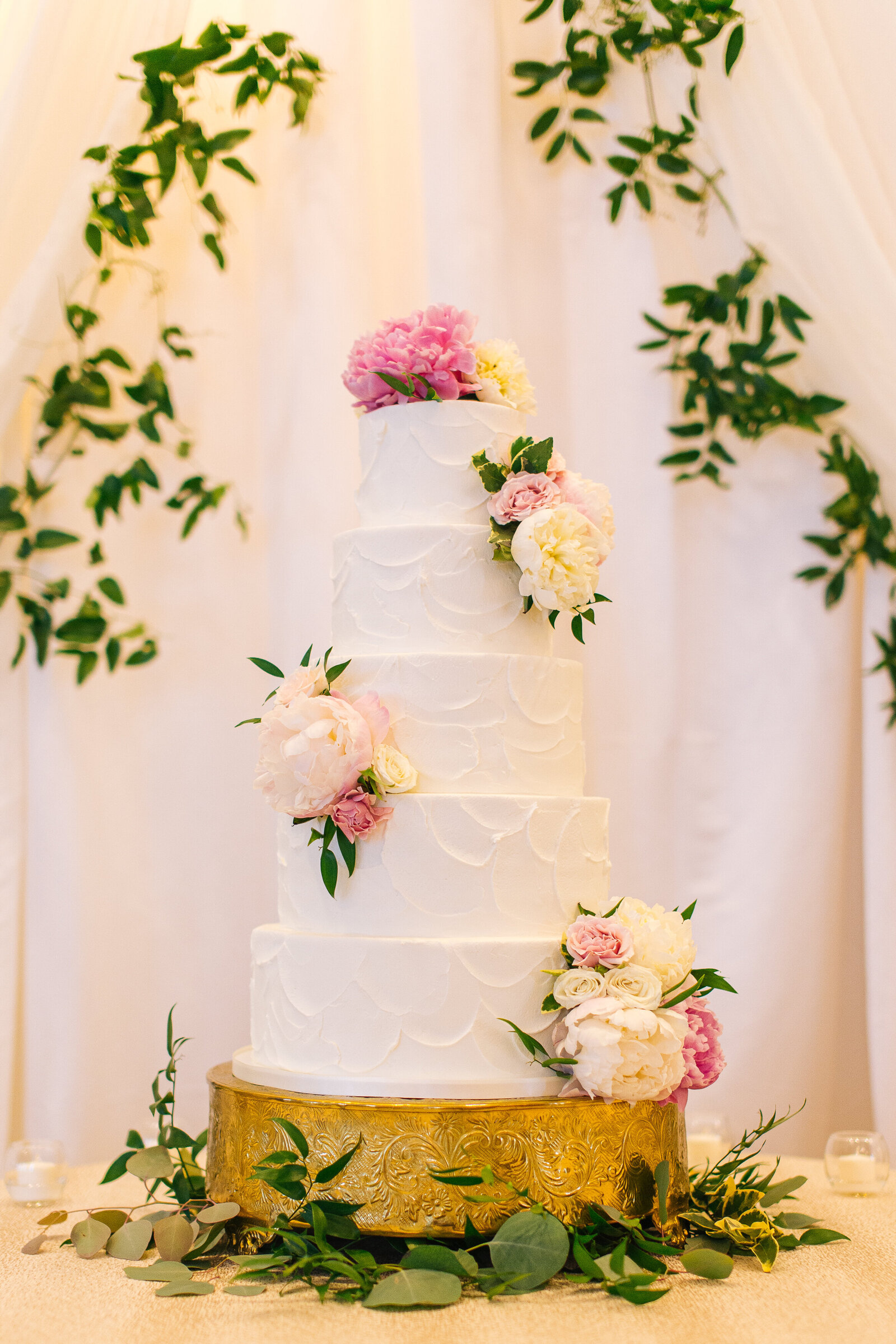 Textured-Organic-Wedding-Cake-Ashley-Cakes-6