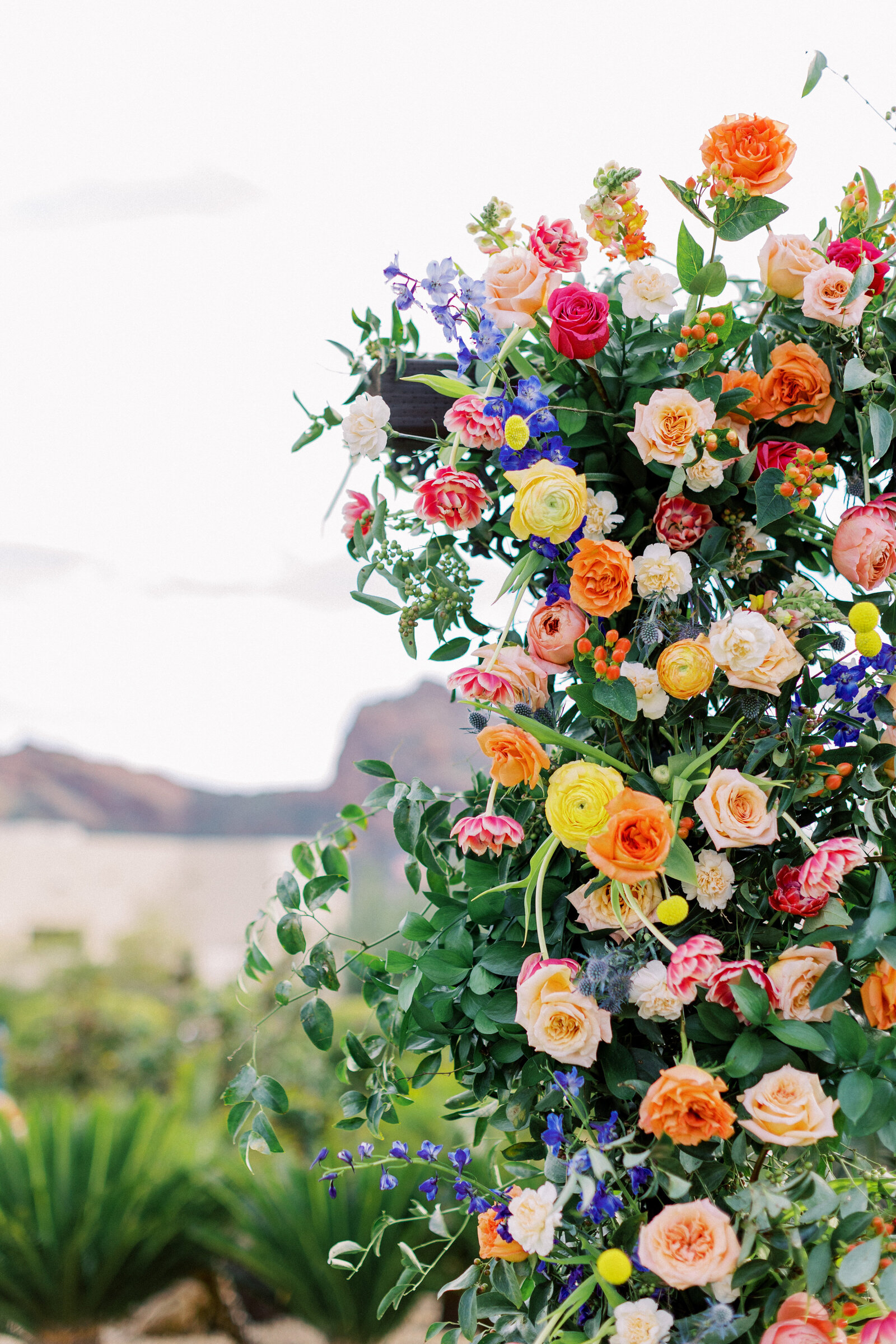 scottsdale-florist-spring-wedding-colors-arch