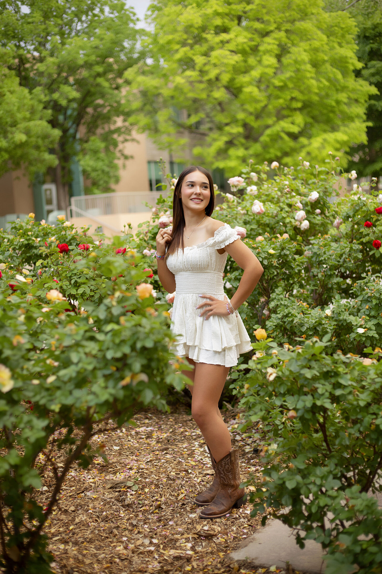Senior-girl-session-with roses-white-dress