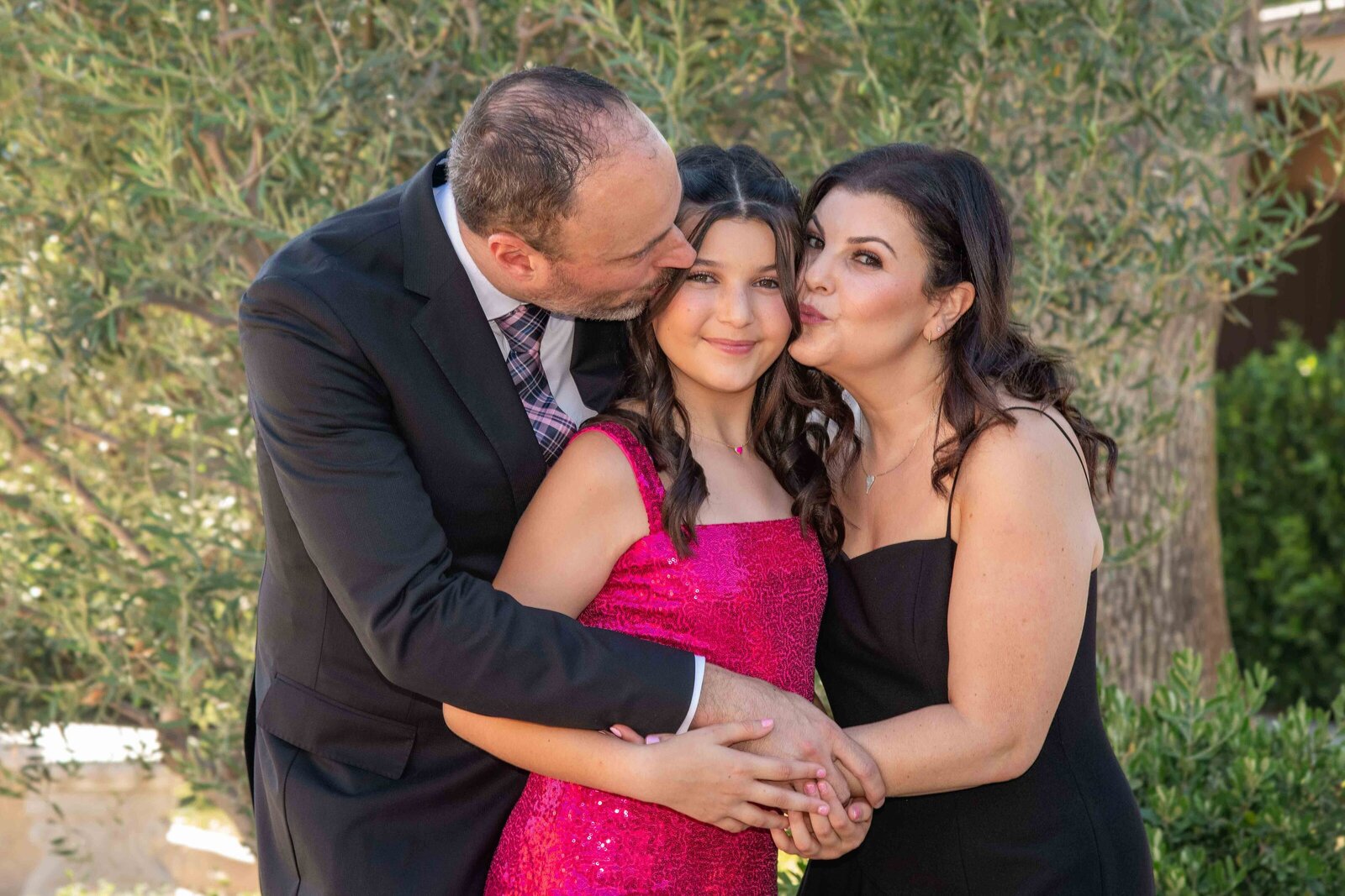 Maria-McCarthy-Photography-Bat-Mitzvah-mom-dad