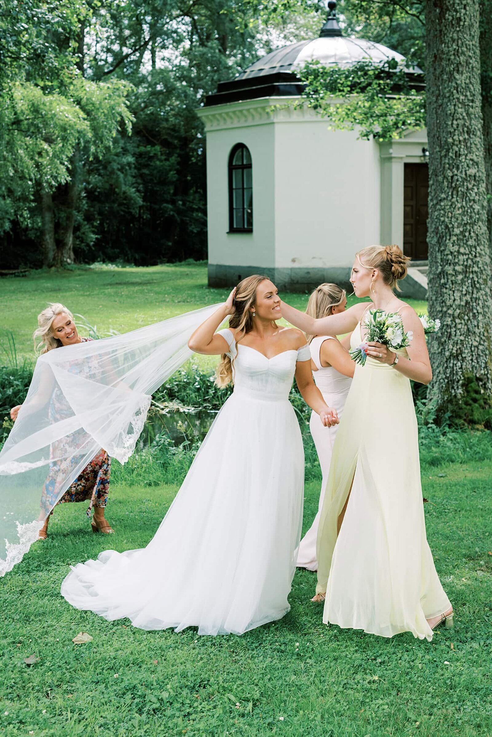 Destination Wedding Photographer in Stockholm Anna Lundgren Wedding at Ranas Slott _7