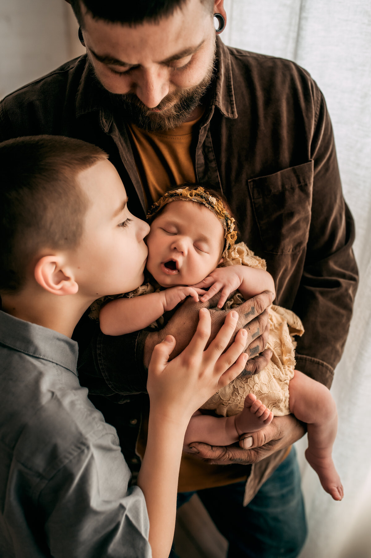 Brandi-Studio Lifestyle Newborn Photography Session-Edmonton.-16