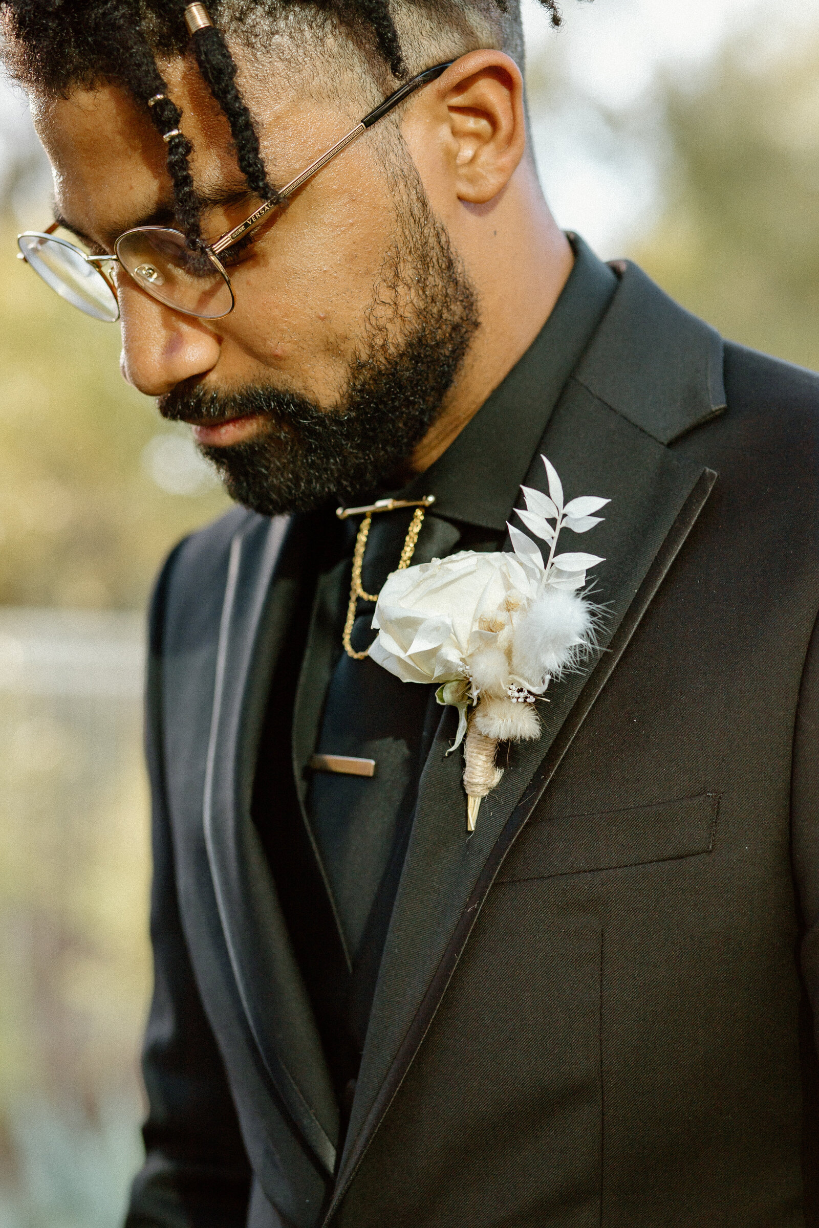 stylish groom on wedding day