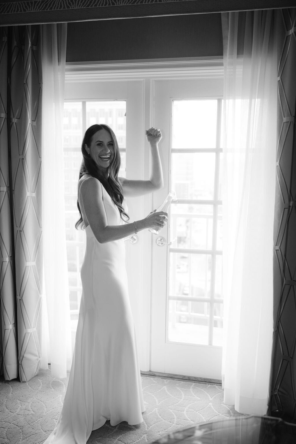 H+MDETAILS+GETTINGREADY-196