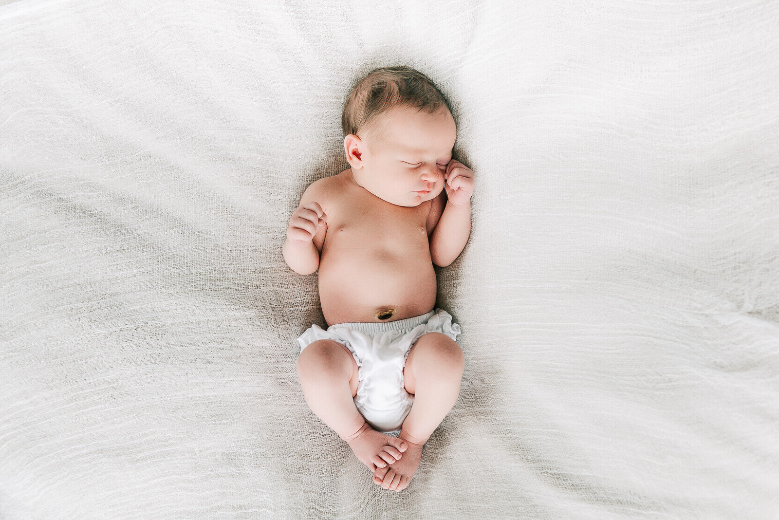 light-and-airy-durham-newborn-photographer-28