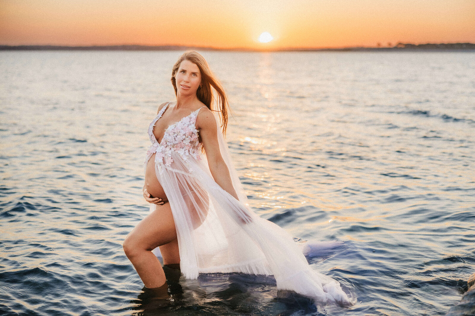 maternity-session-at-sunset-canyon-lake