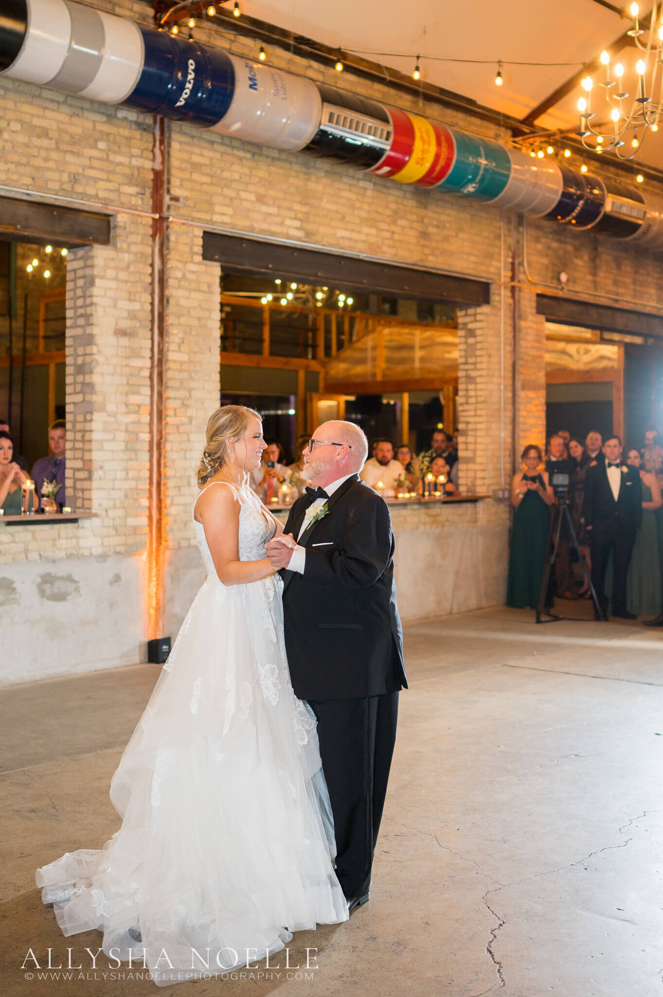 Wedding-at-The-Factory-on-Barclay-in-Milwaukee-1076