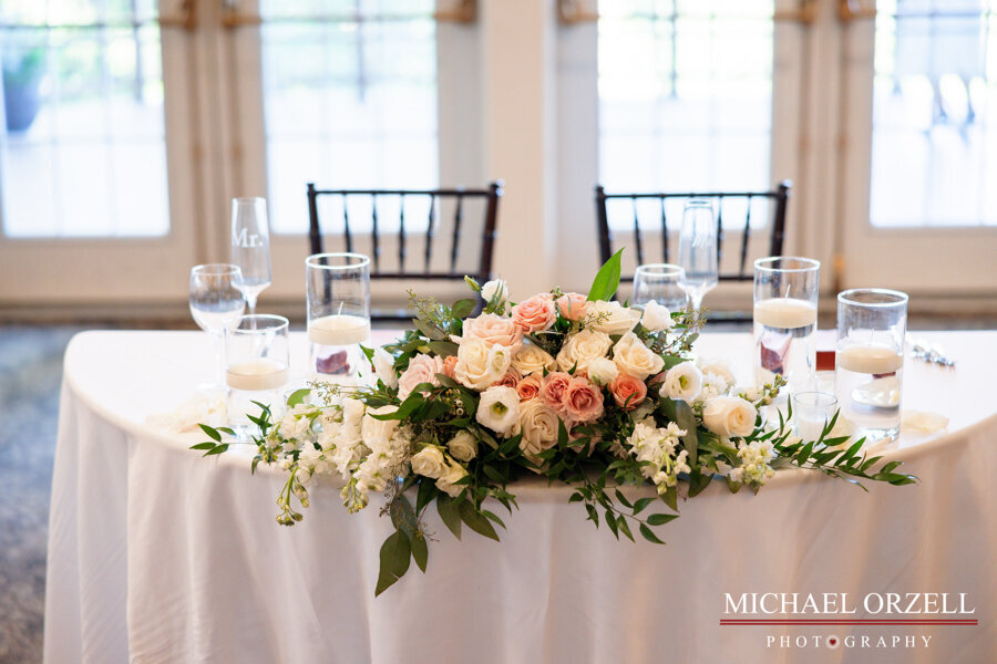 the-riverhouse-at-goodspeed-station-wedding-flowers-amber-floral-design-14