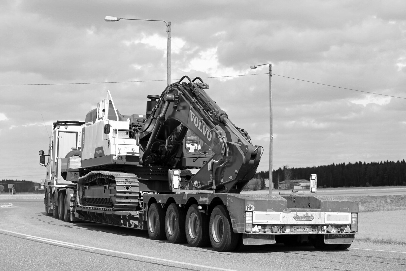 LongHaulTruckingInsuranceBW