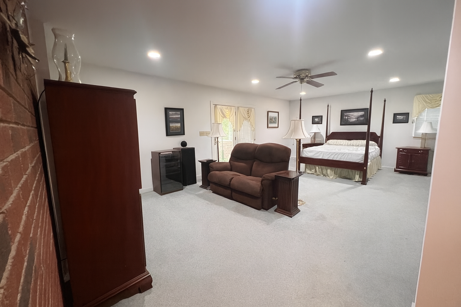main level en suite