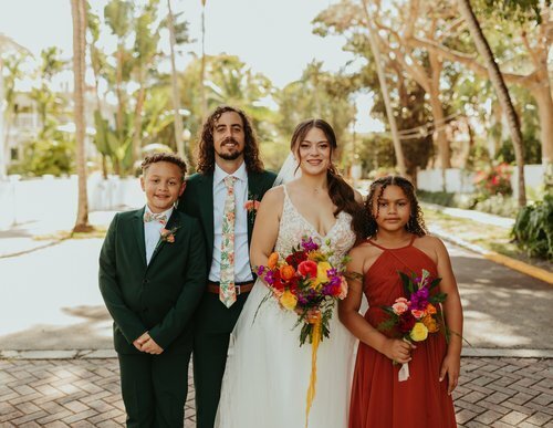 Sam+and+Eric+Wedding+-+First+flight+-+Fort+Zach+-+Key+West+Wedding+Planner+-+Florida+Keys+Wedding+Planning+-+Bride+and+Groom+-+The+Knot+-+Green+Wedding+Shoes+2