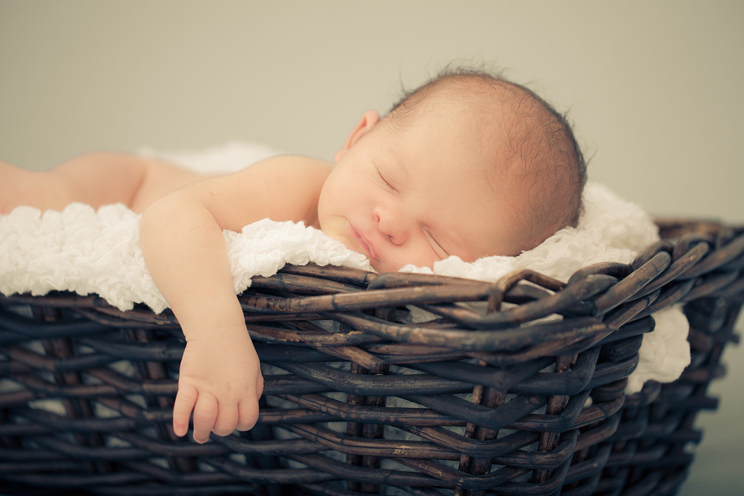 san diego newborn photography | newborn in cute wood box with adorable white blanket